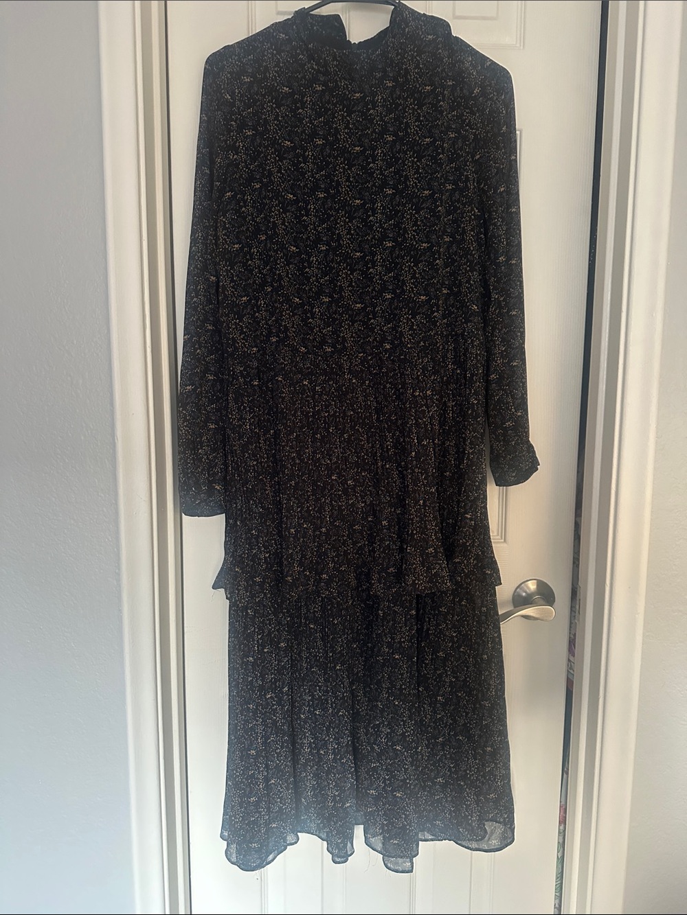 Black Floral Long-Sleeve Midi Dress